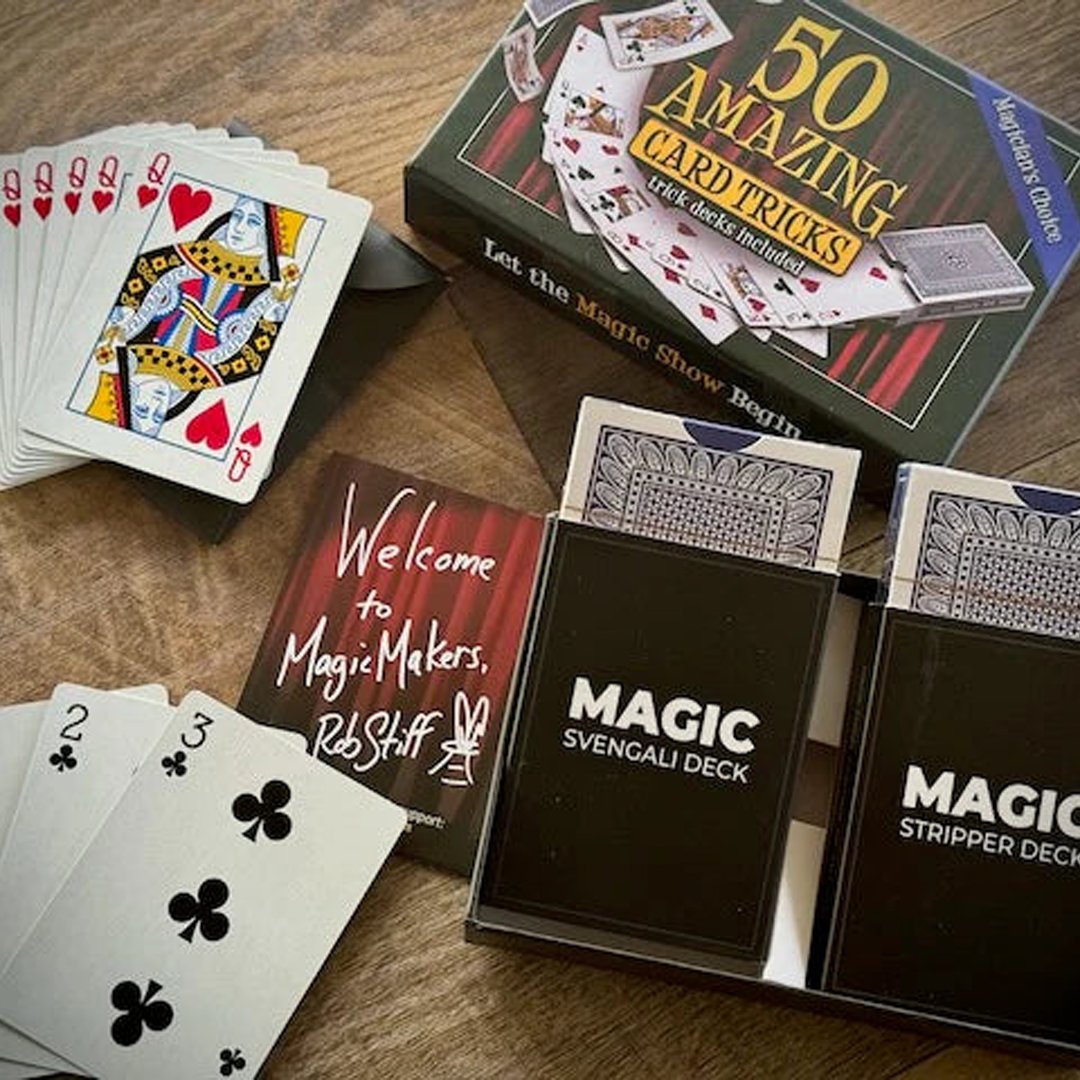 50 Amazing Card Tricks Kit Deluxe Edition