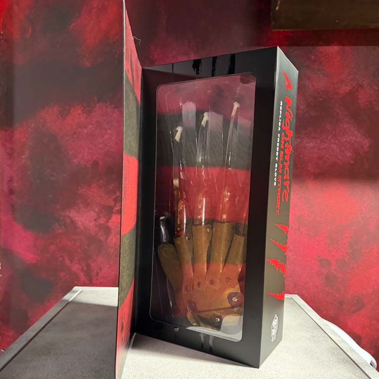 A NIGHTMARE ON ELM STREET - DELUXE FREDDY KRUEGER GLOVE - Costume Gloves Image 2 | Terror 29
