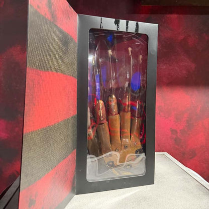 A NIGHTMARE ON ELM STREET - DELUXE FREDDY KRUEGER GLOVE - Costume Gloves Image 4 | Terror 29