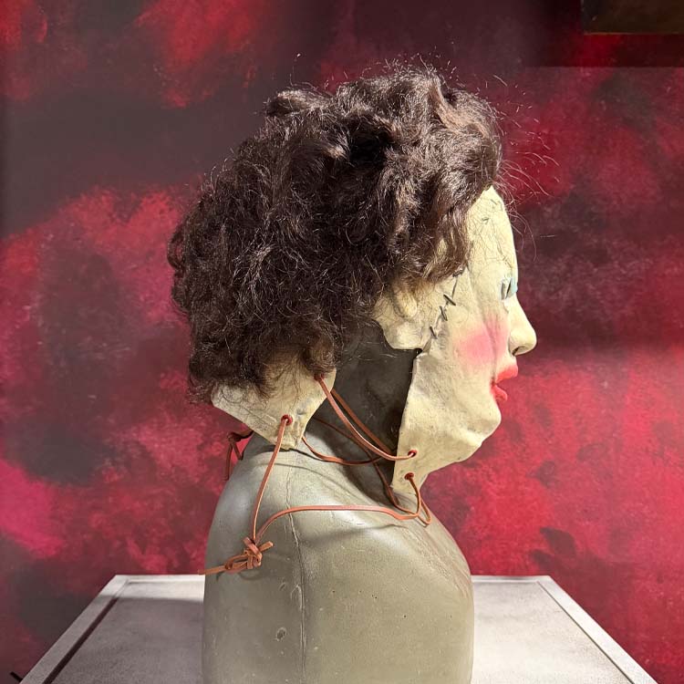 Texas Chainsaw Massacre - Leatherface Pretty Woman Mask