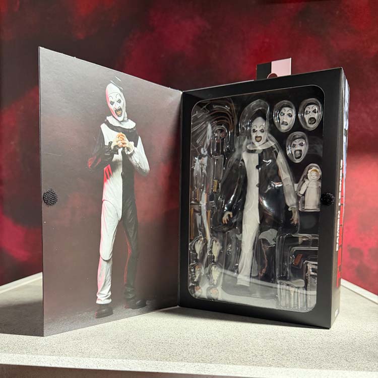 Terrifier – Ultimate Art the Clown 7” Scale Action Figure - Action Figures Image 2 | Terror 29
