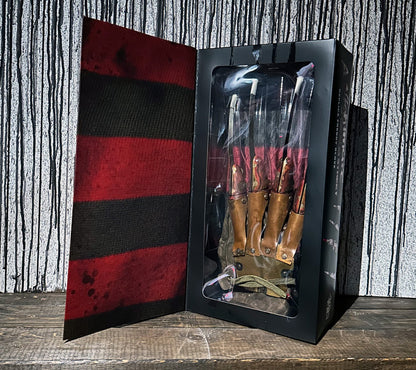 A NIGHTMARE ON ELM STREET - DELUXE FREDDY KRUEGER GLOVE