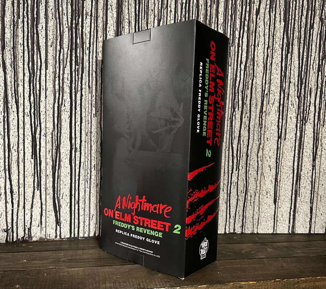 A Nightmare on Elm Street 2: Freddy's Revenge Deluxe Glove