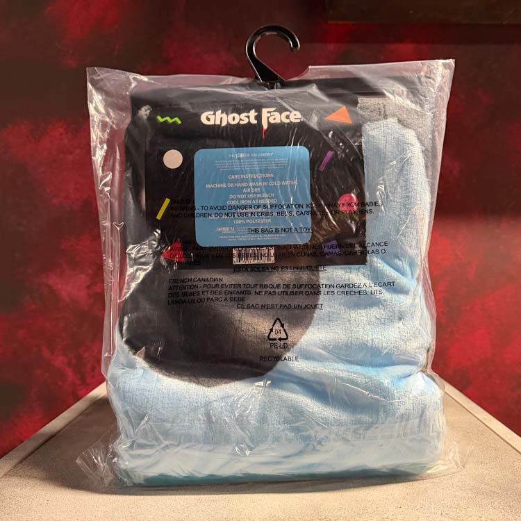 Scream – Ghostface Fleece Blanket | 45” x 60” - Home & Decor Image 3 | Terror 29